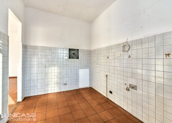 Cucina - Trilocale via Guardia Piemontese, 1, Torre Pellice - foto 11