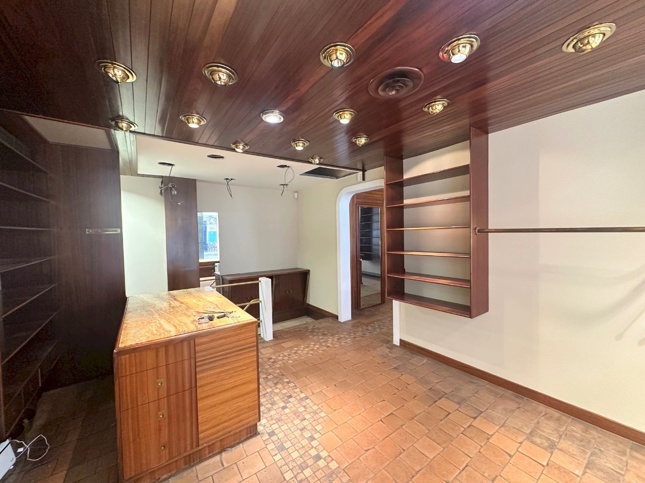 Shop Bologna - photo 1