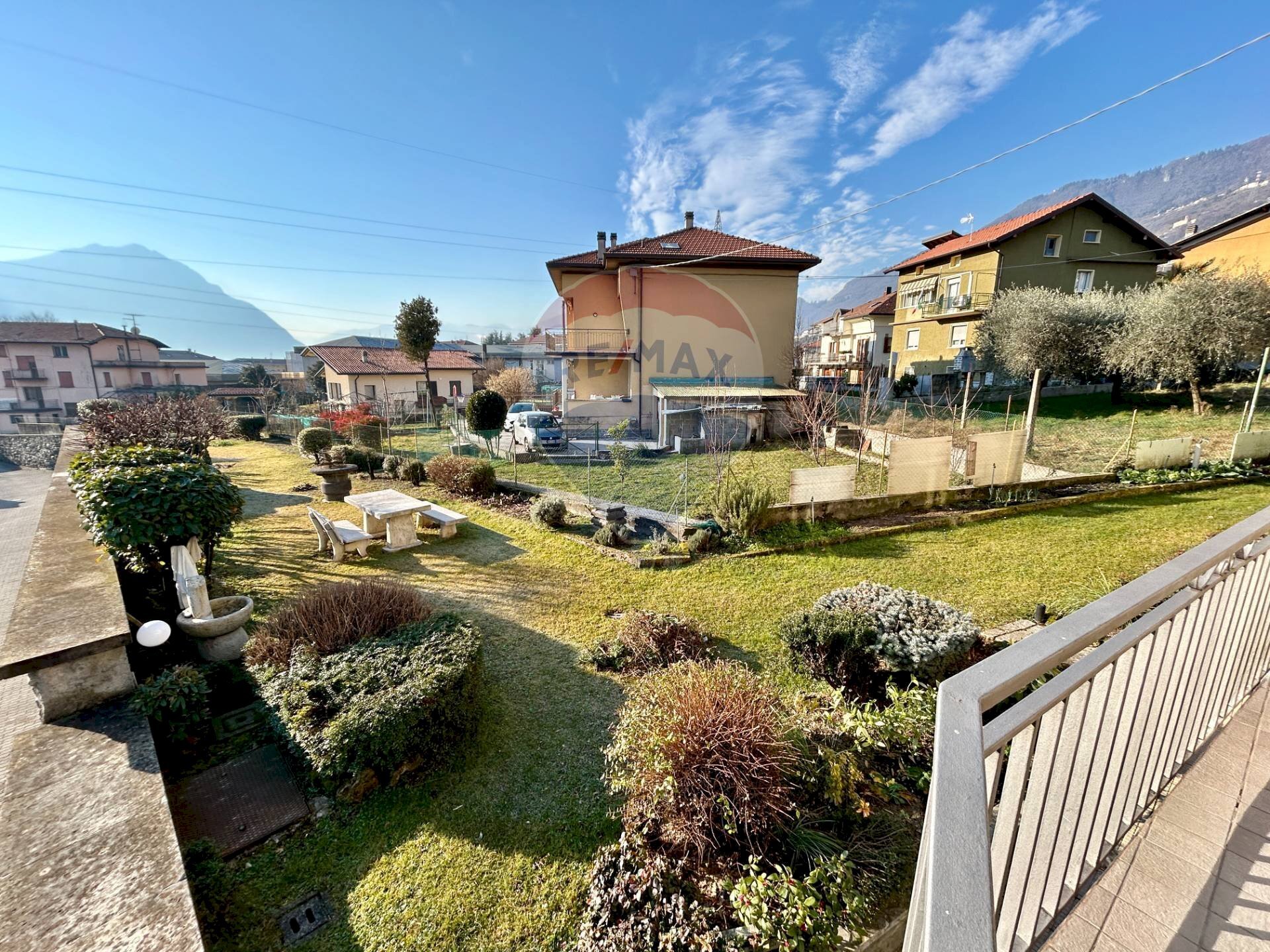 Portion of a house Costa Volpino - photo 3