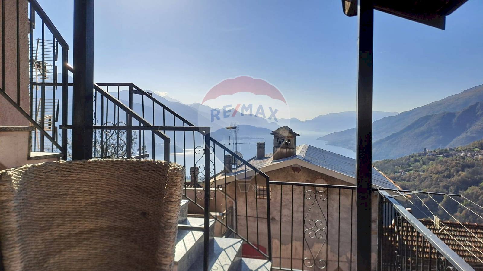 Casa indipendente via Castello, Peglio - foto 2