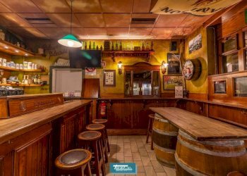 Interno non residenziale - Discoteca - Disco Pub - Locale Notturno via Antonio Rosmini, Borgomanero - foto 4