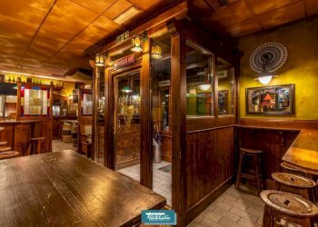 Interno non residenziale - Discoteca - Disco Pub - Locale Notturno via Antonio Rosmini, Borgomanero - foto 8