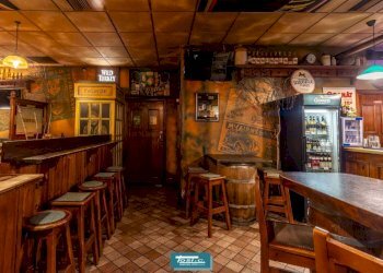 Interno non residenziale - Discoteca - Disco Pub - Locale Notturno via Antonio Rosmini, Borgomanero - foto 13