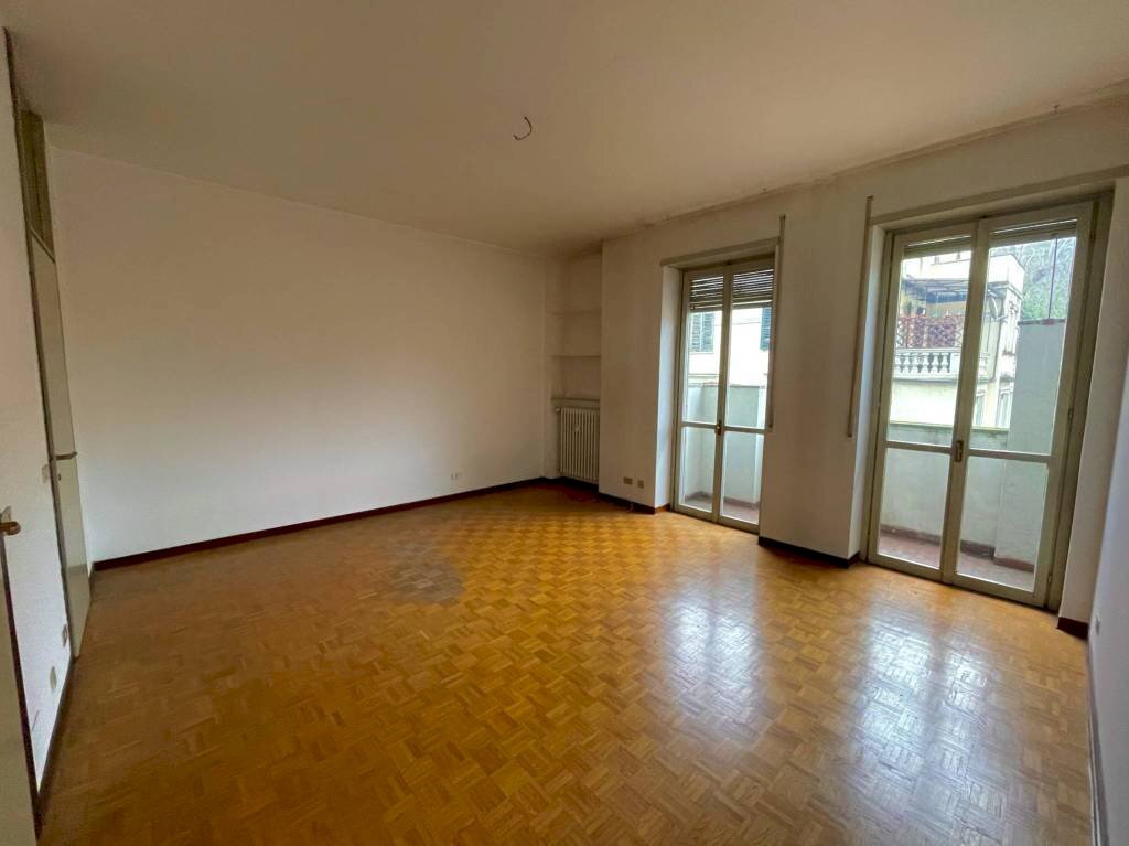 Soggiorno - Quadrilocale via Carlo Mirabello, 9, Tortona - foto 1