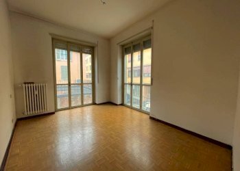 Camera da letto - Quadrilocale via Carlo Mirabello, 9, Tortona - foto 7