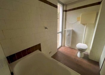 Bagno - Quadrilocale via Carlo Mirabello, 9, Tortona - foto 9