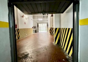 Interno non residenziale - Box via Borzoli, 12d, Genova (zona Sestri Ponente) - foto 7