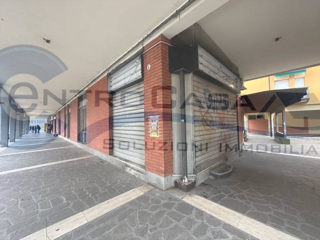 Interno palazzo - Negozio Bologna (zona Mazzini) - foto 2