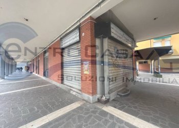 Interno palazzo - Negozio Bologna (zona Mazzini) - foto 2