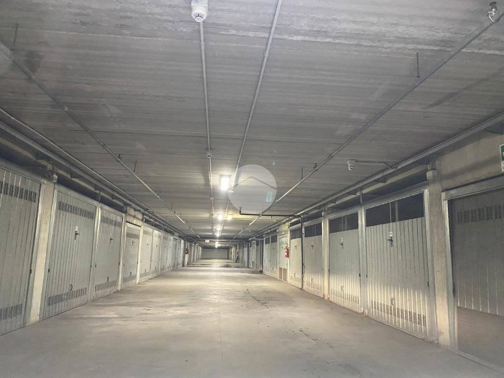 Box Piazza Vittorio Veneto, Fossano - foto 1