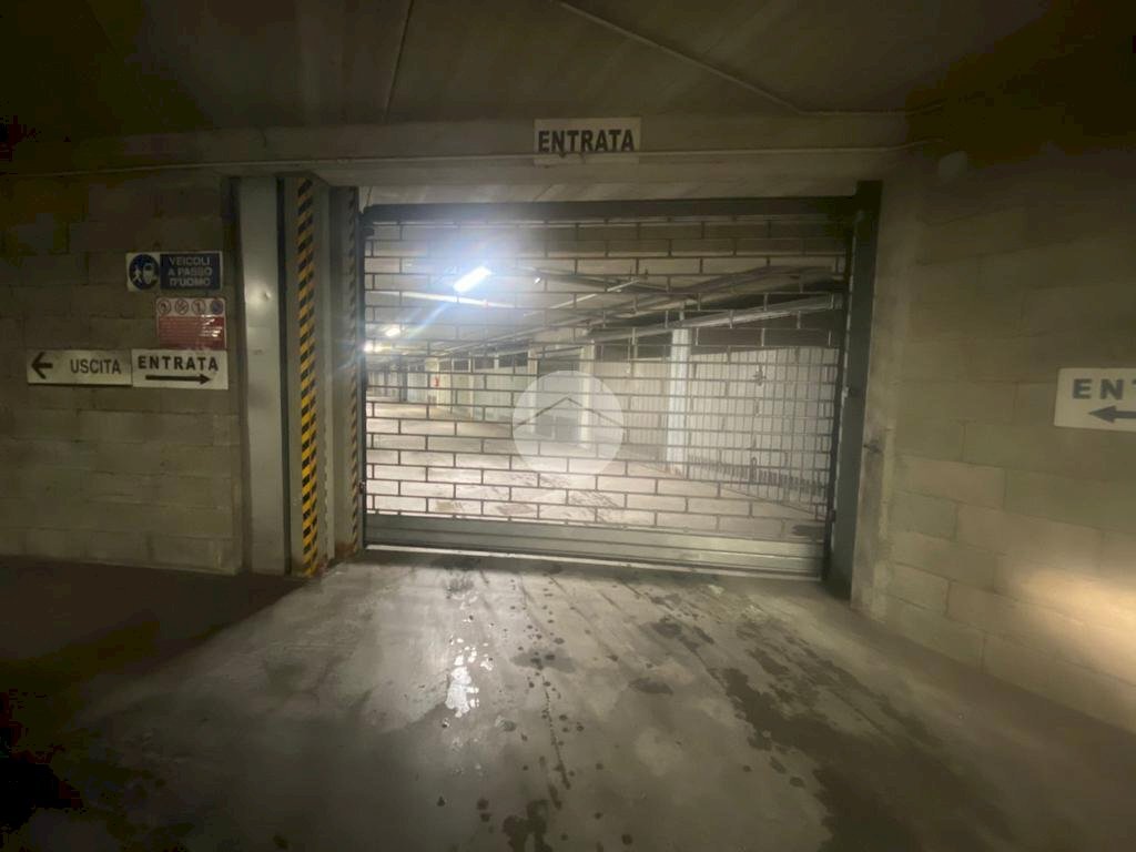 Box Piazza Vittorio Veneto, Fossano - foto 2