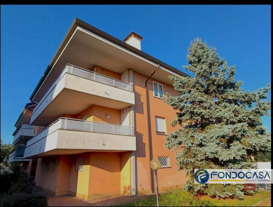 Three-room apartment villaggio morosini, Castelli Calepio - photo 1