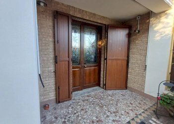 Facciata - Villa a Schiera via Piacenza, Nonantola - foto 14