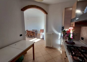 Cucina - Trilocale via Fratelli Rosselli, Concordia sulla Secchia - foto 3