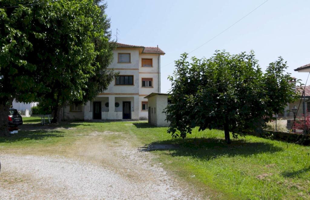 Giardino - Villa via Ugo Foscolo, Spilimbergo - photo 1