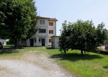 Giardino - Villa via Ugo Foscolo, Spilimbergo - foto 1