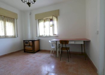 Stanza arredata - Villa via Ugo Foscolo, Spilimbergo - foto 13