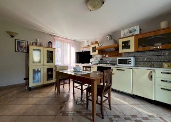 Soggiorno con cottura - Villa Via Parma, Chiavari - foto 10