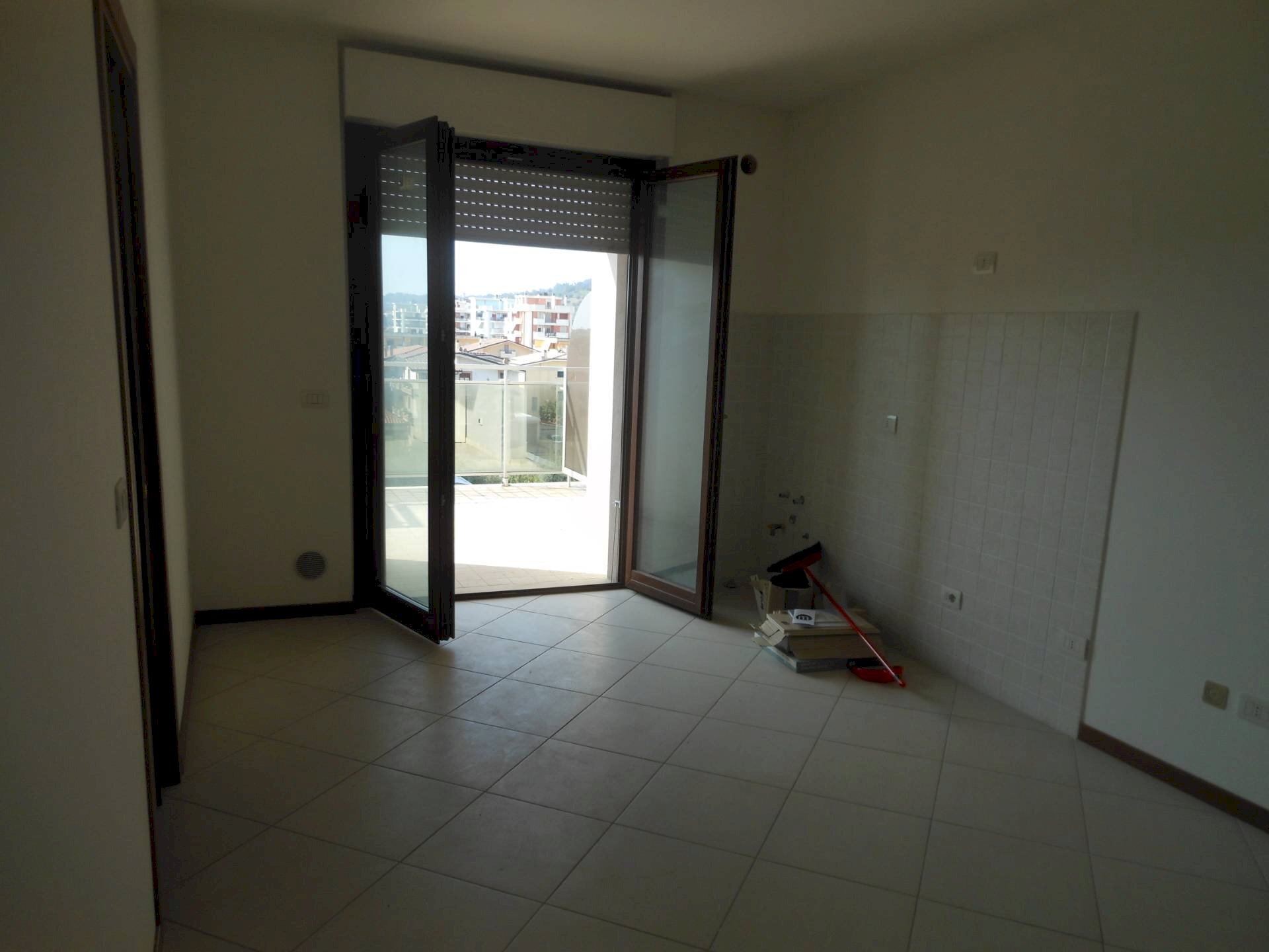 Appartamento via Carlo Alberto Dalla Chiesa, Alba Adriatica - foto 3