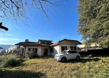 Casa indipendente Via De Amicis, Cittiglio - foto 1