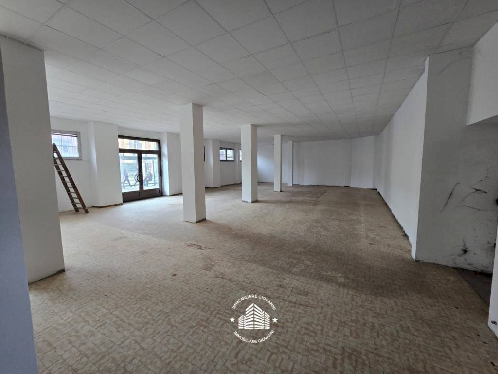Interno non residenziale - Negozio via Monte Rainero, 39A, Asti - foto 3