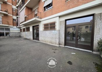 Facciata - Negozio via Monte Rainero, 39A, Asti - foto 1