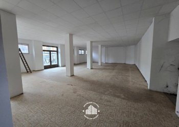 Interno non residenziale - Negozio via Monte Rainero, 39A, Asti - foto 3