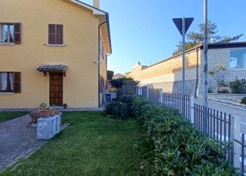 Casa semi indipendente Strada Panoramica Adriatica, Pesaro - foto 1