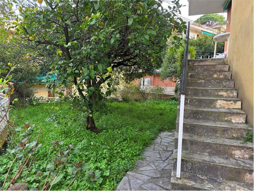 Three-room apartment Rapallo - photo 3