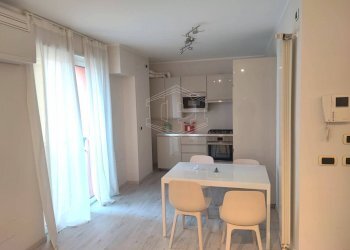 Bilocale Via Luigi Cibrario, Genova (zona Sestri Ponente) - foto 1