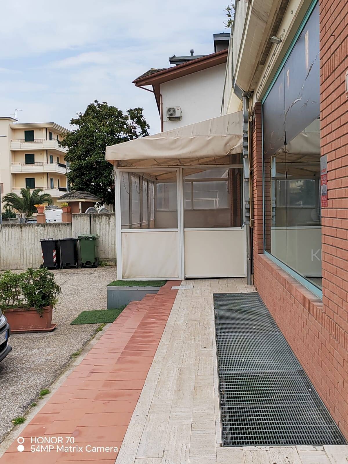 Commercial Premises via Trieste, Alba Adriatica - photo 3