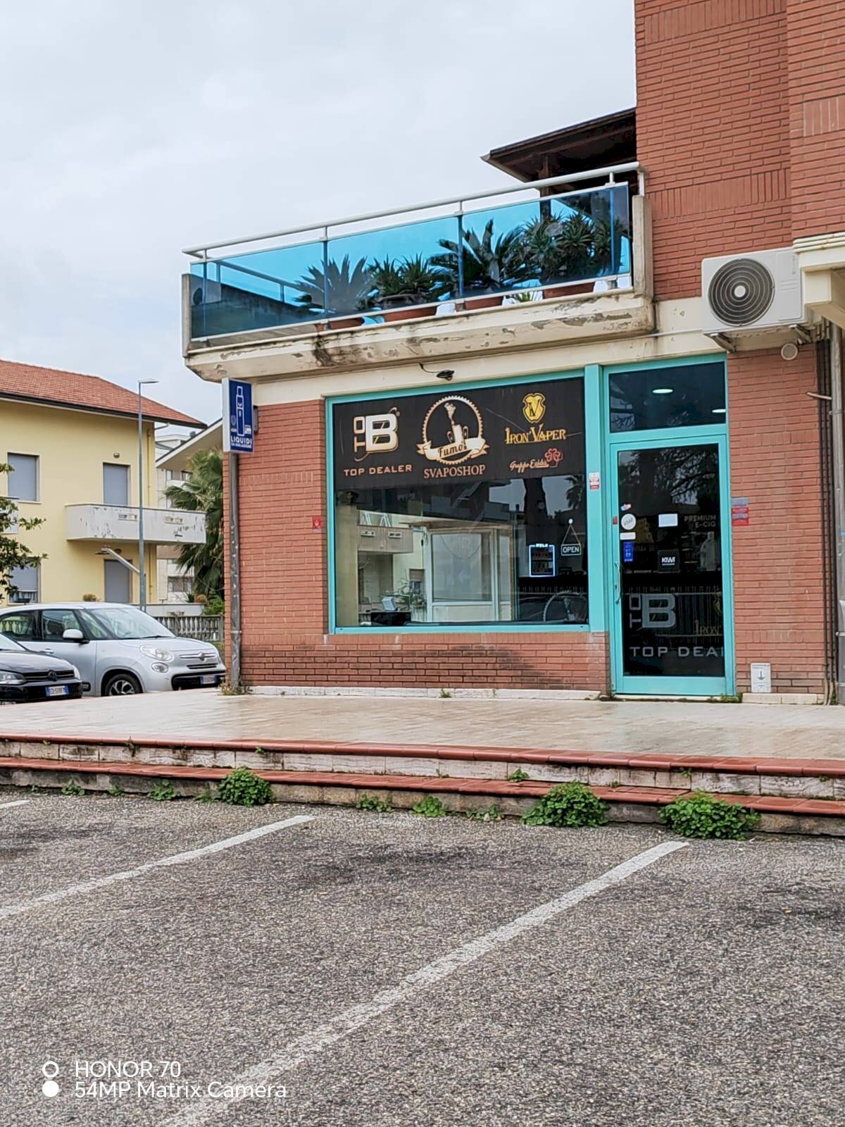 Commercial Premises via Trieste, Alba Adriatica - photo 3