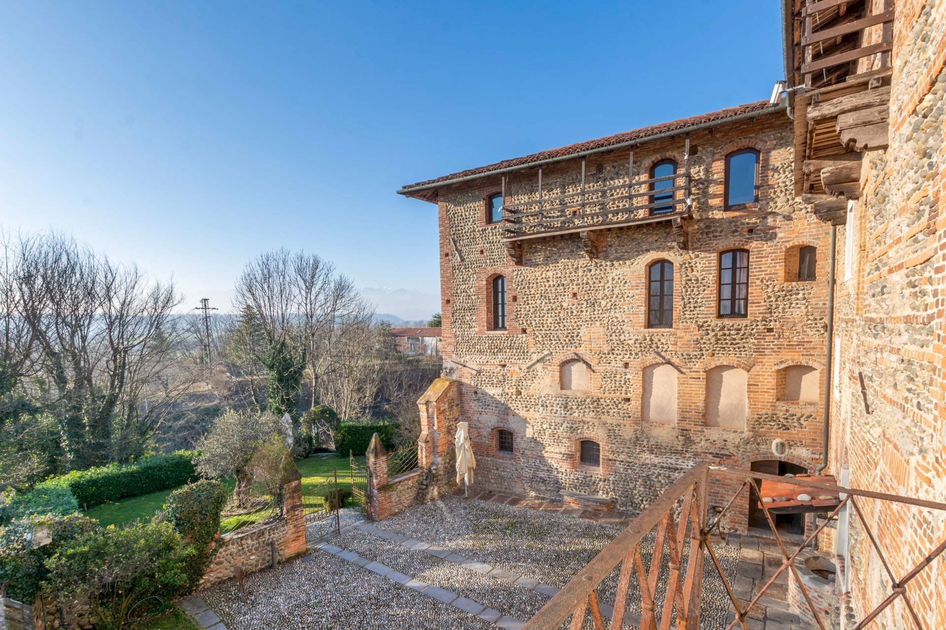 Castello Via XXV Aprile, Castelletto Cervo - foto 1