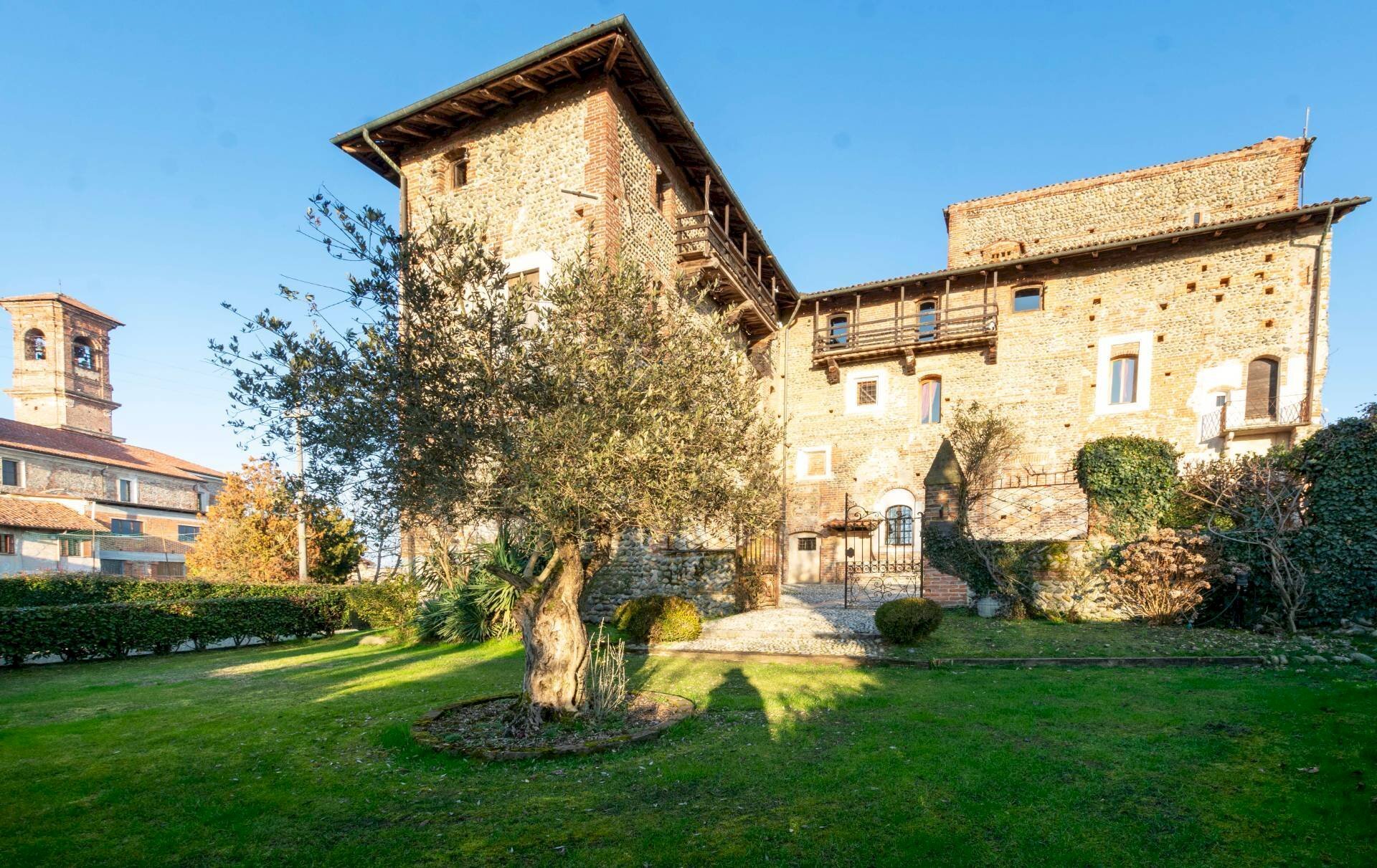 Castello Via XXV Aprile, Castelletto Cervo - foto 2