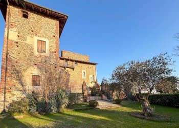 Castello Via XXV Aprile, Castelletto Cervo - foto 3