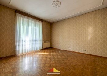 Camera da letto - Quadrilocale via Giovanni Giolitti, 16, Piasco - foto 4