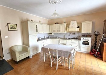 Cucina - Trilocale via Umberto I, 11, Piasco - foto 7