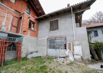 Facciata - Casa indipendente strada San Raffaele, 29, Castagneto Po - foto 15