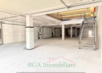 Interno non residenziale - Negozio via Gerolamo Zanchi, Bergamo - foto 4