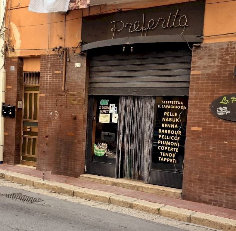 Facciata - Negozio via Santissimo Salvatore, Alcamo - foto 1