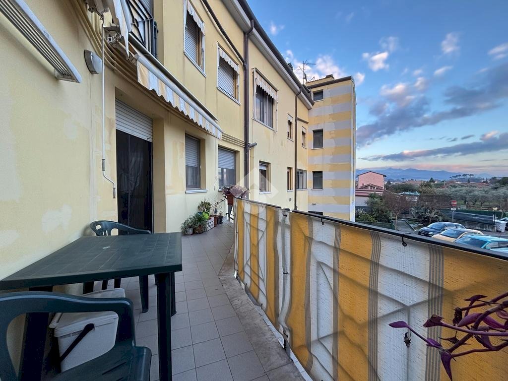 Two-room apartment Via Mazzincollo, Sarzana - photo 1