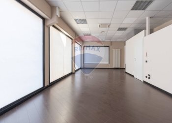 Shop Via Bezzecca
Porta Trento, Brescia, Brescia (neighborhood Porta Trento) - photo 1