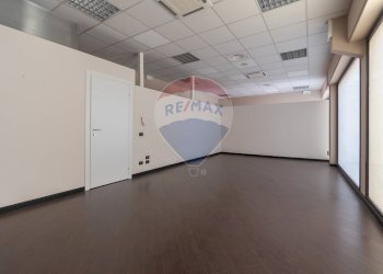 Shop Via Bezzecca
Porta Trento, Brescia, Brescia (neighborhood Porta Trento) - photo 26