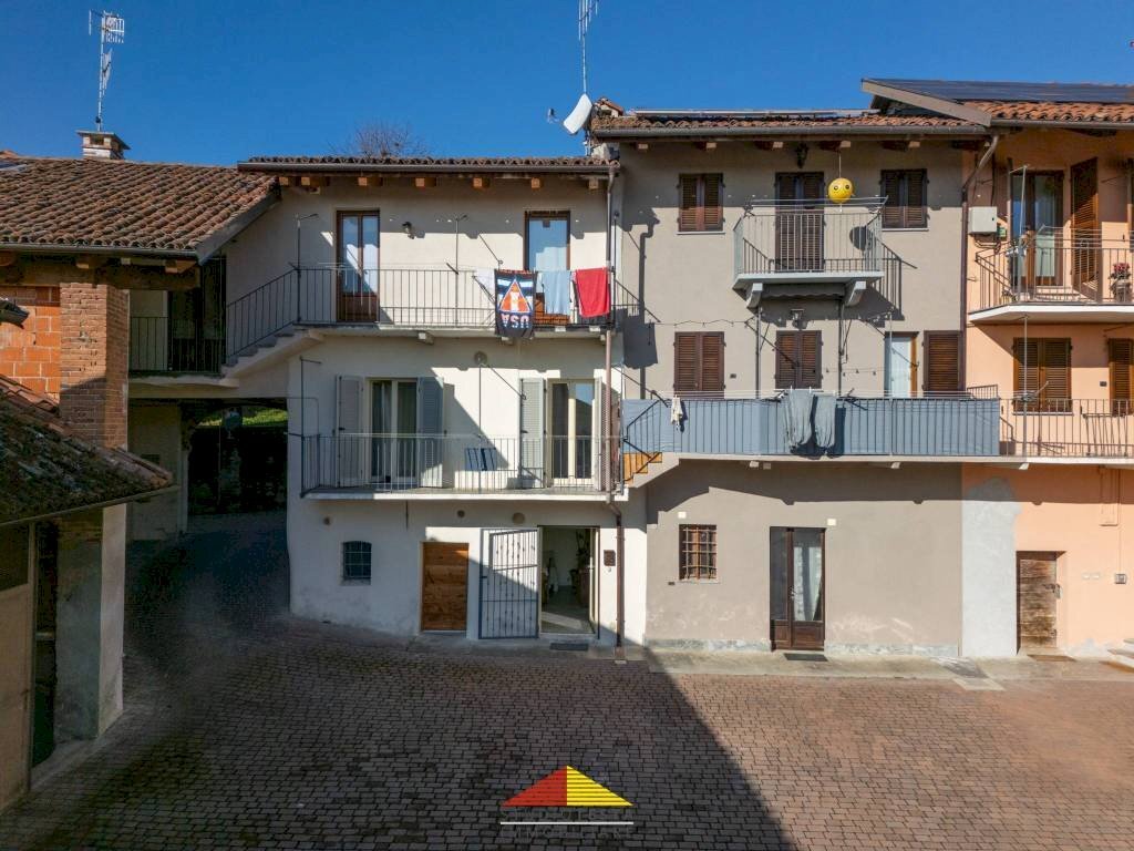 Facciata - Two-room apartment via Giuseppe Garibaldi, 141, Manta - photo 1