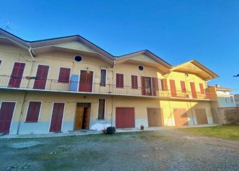 Facciata - Appartamento via Padre Mauro Antoniotti, 4, Biella - foto 2