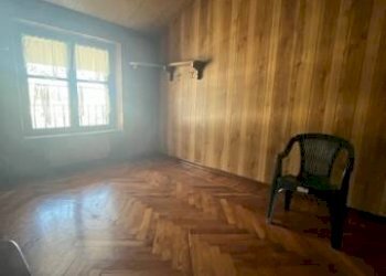 Stanza arredata - Trilocale via Pollone, 8B, Biella - foto 4