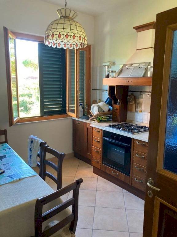 Cucina - Villa via dei Fichi, Massa - foto 1