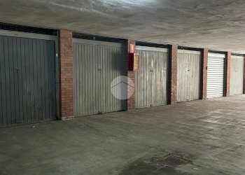 Box Viale Papa Giovanni XXIII, Beinasco - photo 1