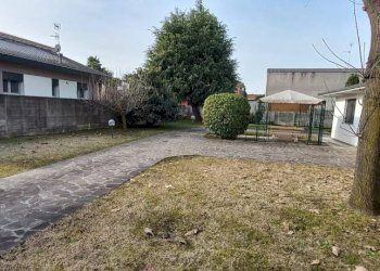 Giardino - Casa indipendente via Luigi Einaudi, Casorezzo - foto 6