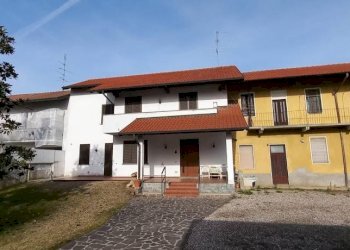 Facciata - Casa indipendente via Luigi Einaudi, Casorezzo - foto 9